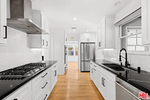 $6,500 | 12730 La Maida Street, Valley Village, CA 91607