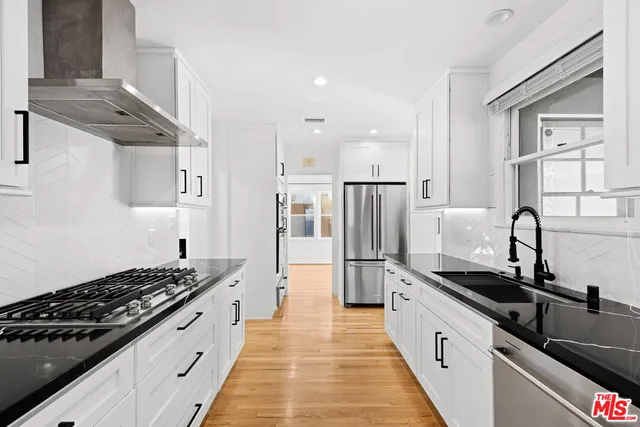 $6,500 | 12730 La Maida Street, Valley Village, CA 91607