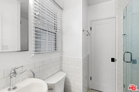 $6,500 | 12730 La Maida Street, Valley Village, CA 91607