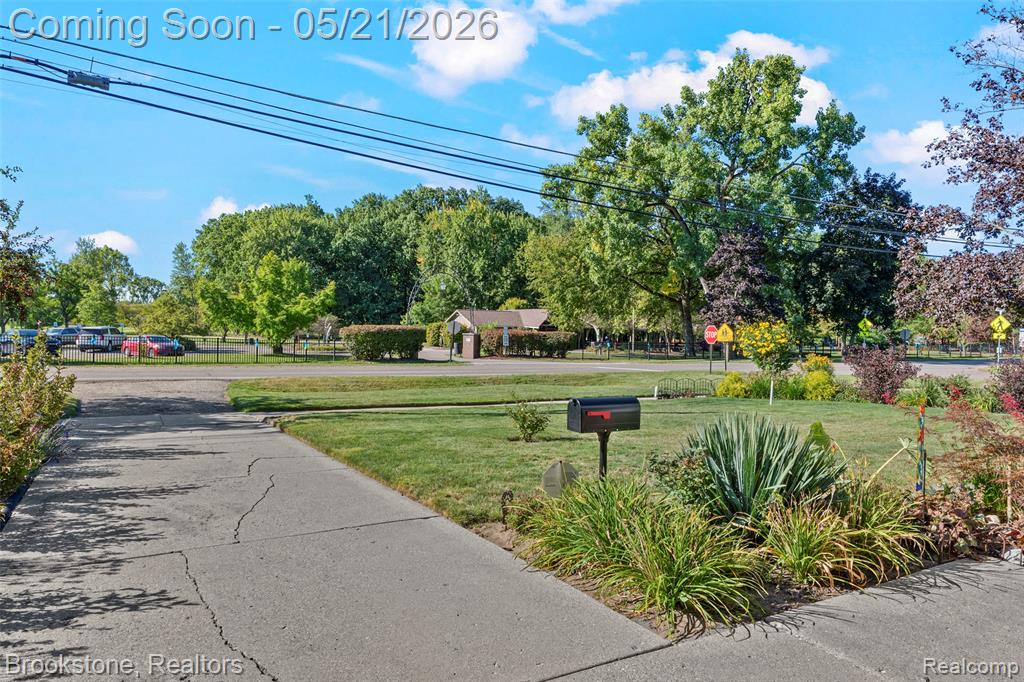 18474 Beverly Road Beverly Hills, MI 48025 - Photo 31 of 38
