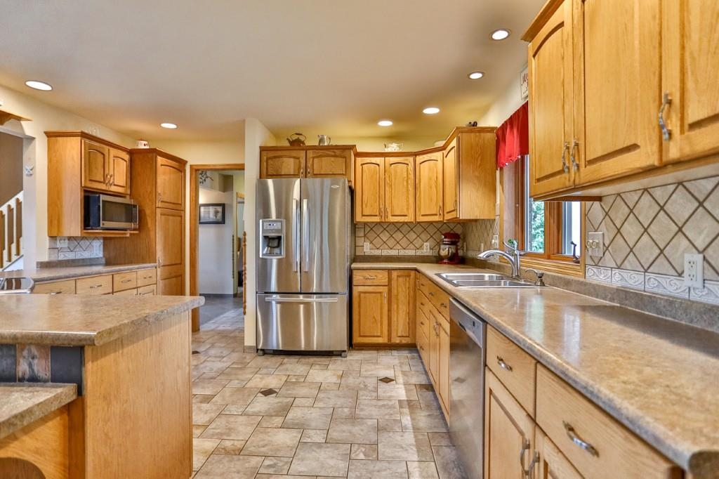 2142 Wood Road Kronenwetter, WI 54455 - Photo 18 of 60
