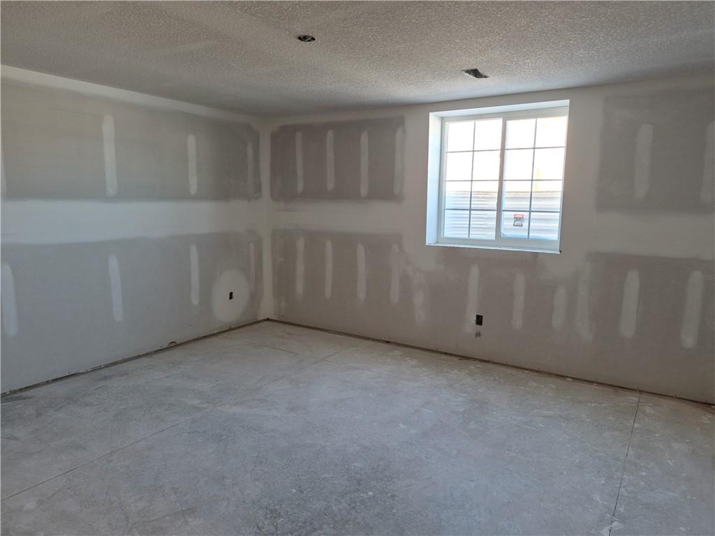 4539 North 145th Terrace Basehor, KS 66007 - Photo 13 of 73