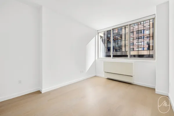 $4,600 | 561 10th Avenue, Unit 3J | Hell's Kitchen