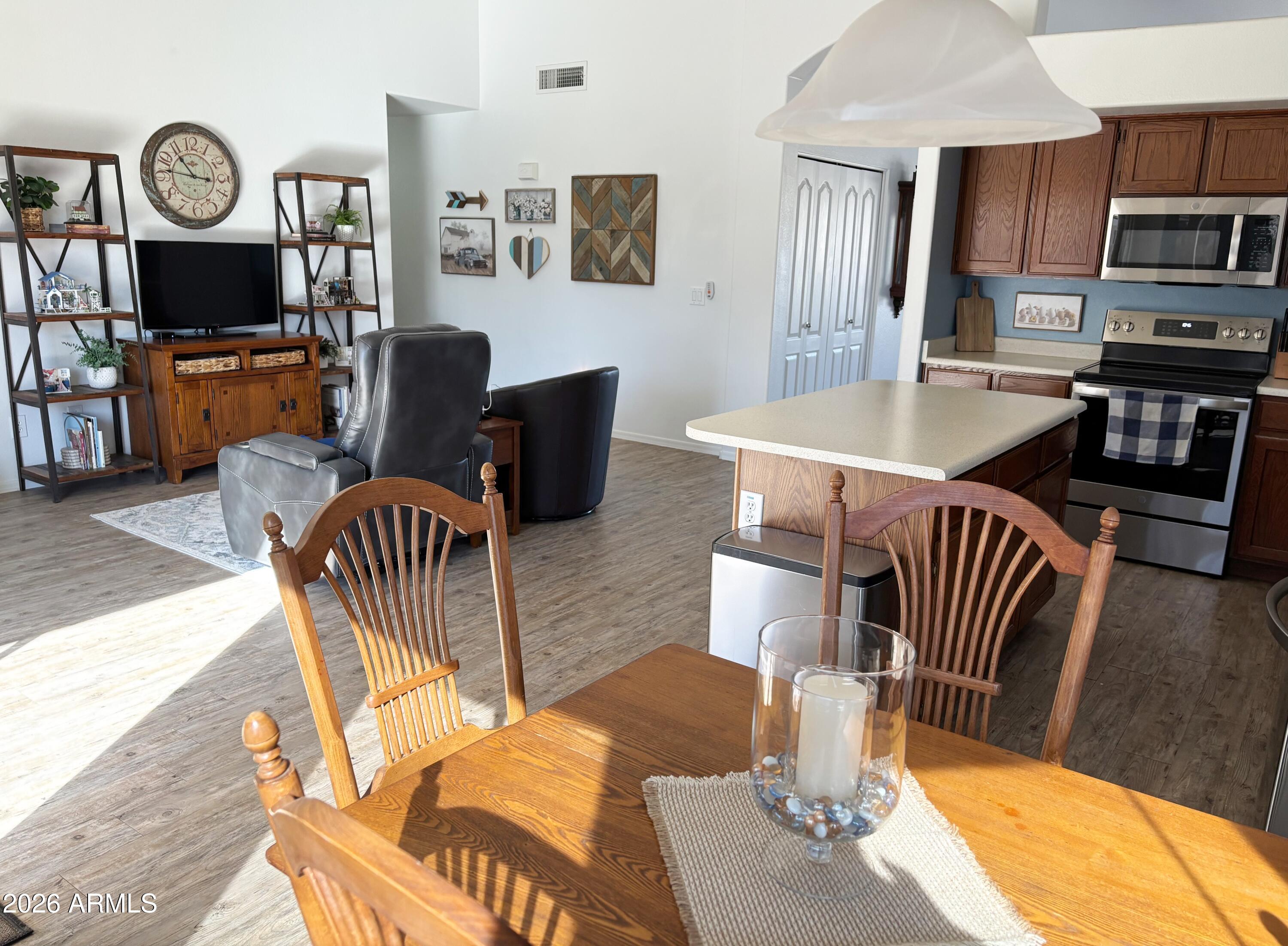 2353 East Willow Wick Road Gilbert, AZ 85296 - Photo 20 of 39 Willow-42-Family Room