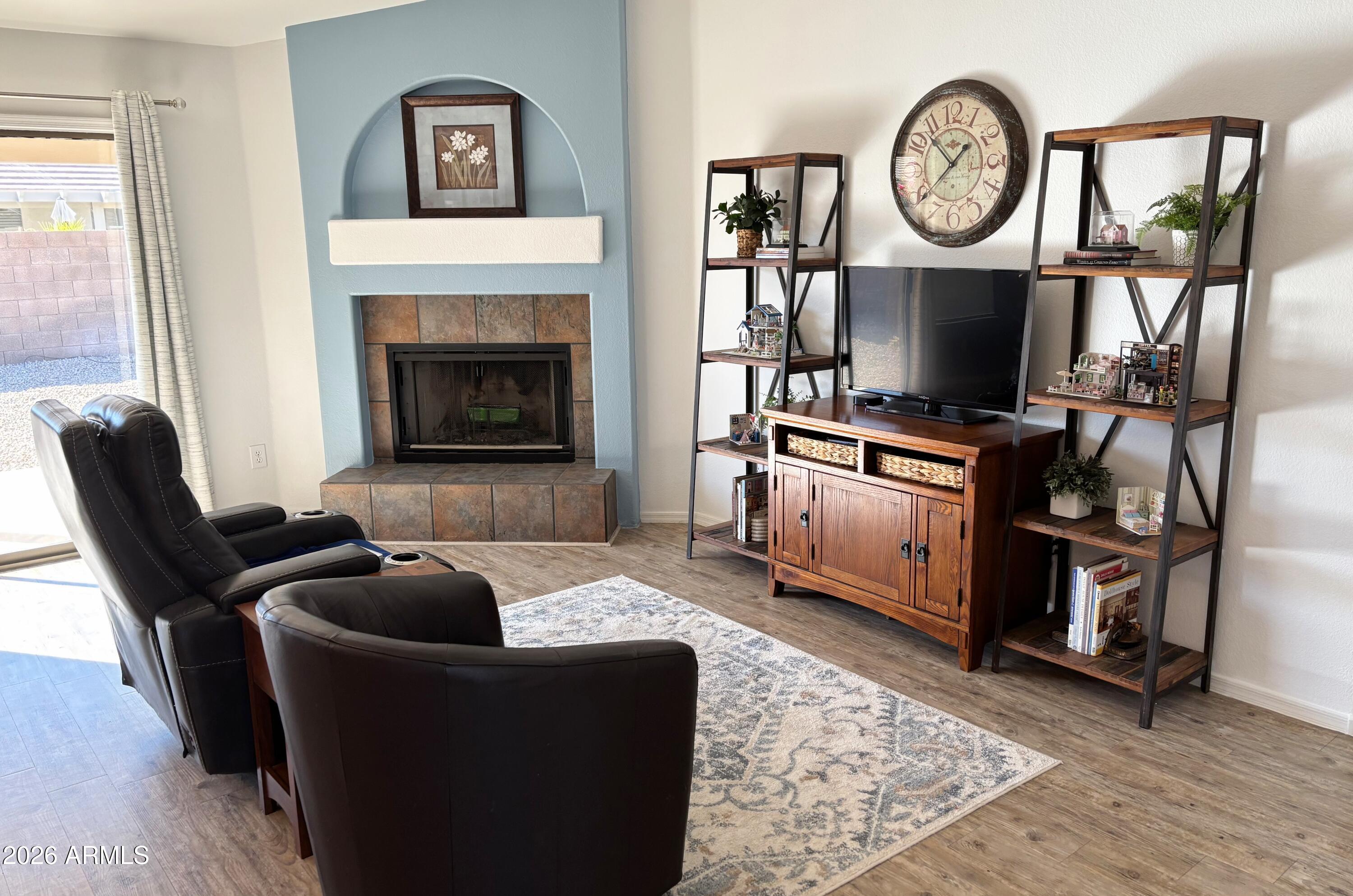 2353 East Willow Wick Road Gilbert, AZ 85296 - Photo 22 of 39 Willow-31-Family Room
