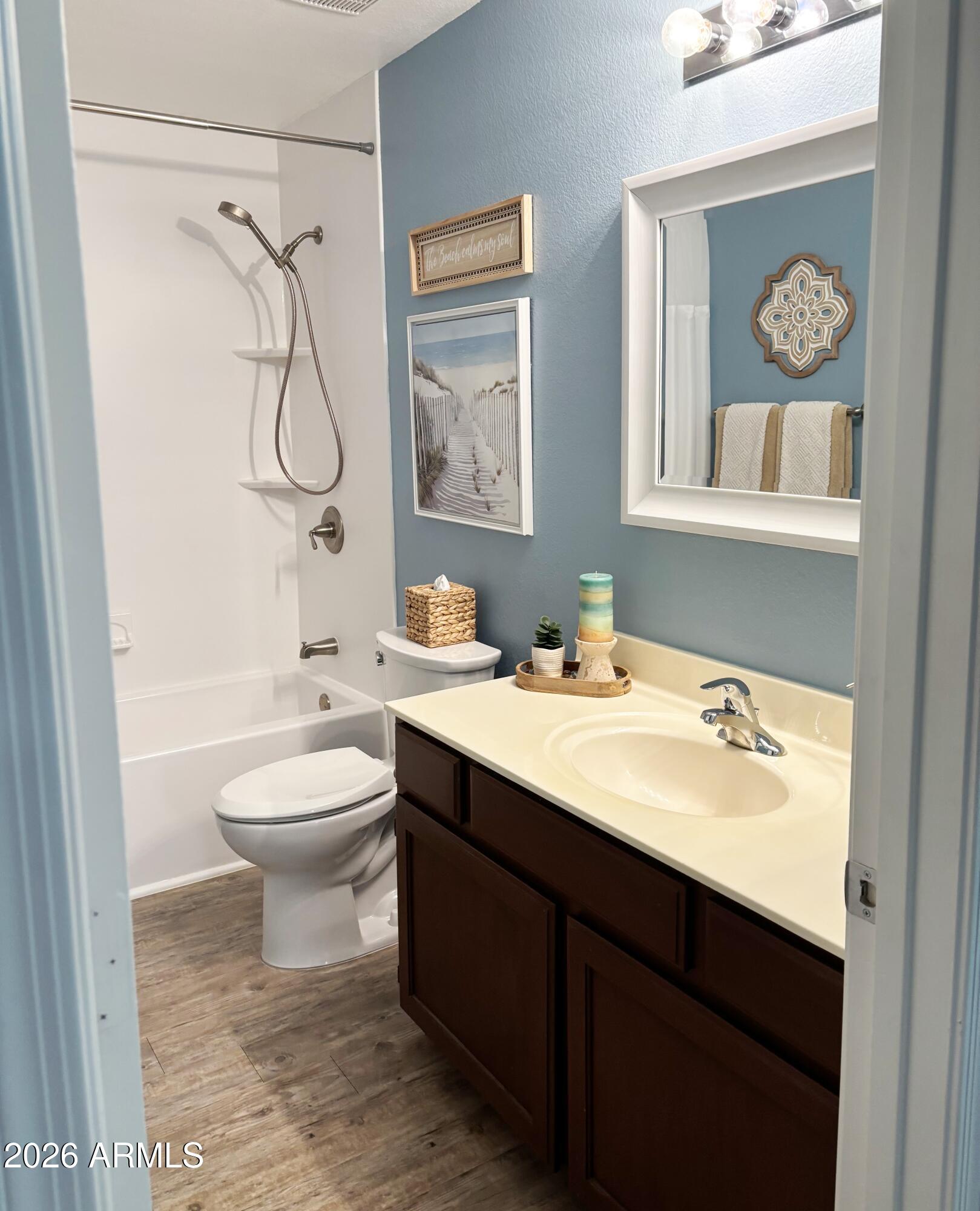 2353 East Willow Wick Road Gilbert, AZ 85296 - Photo 34 of 39 Willow-18-Hall Bath