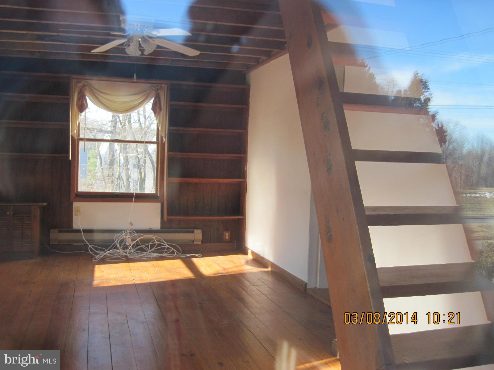 9645 Braddock Road Fairfax, VA 22032 - Photo 4 of 11 Family Room