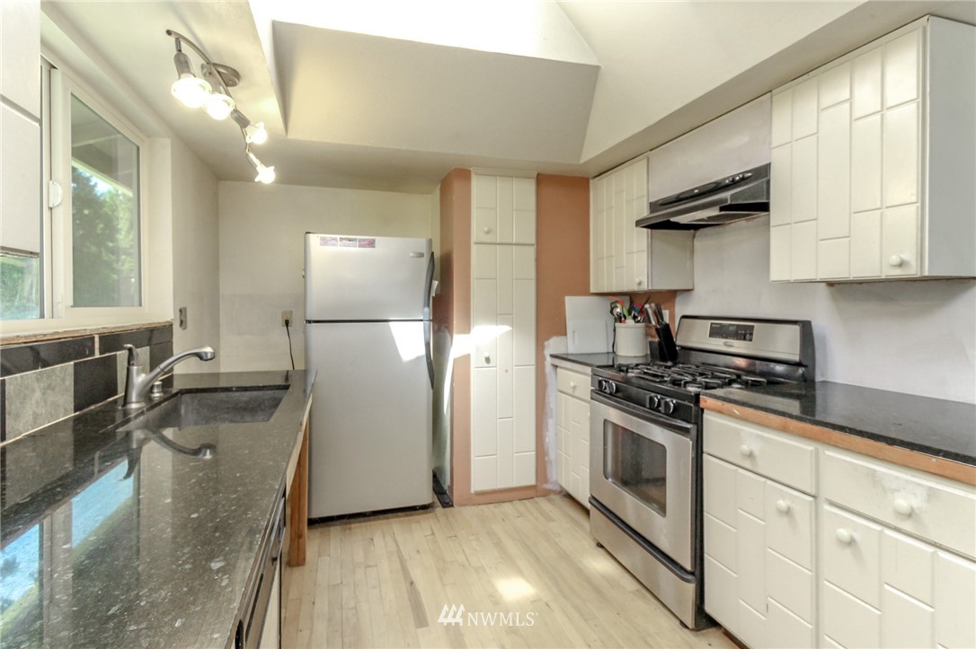 17631 Southeast 123rd Place Renton, WA 98059 - Photo 12 of 32 Gallery Image 12