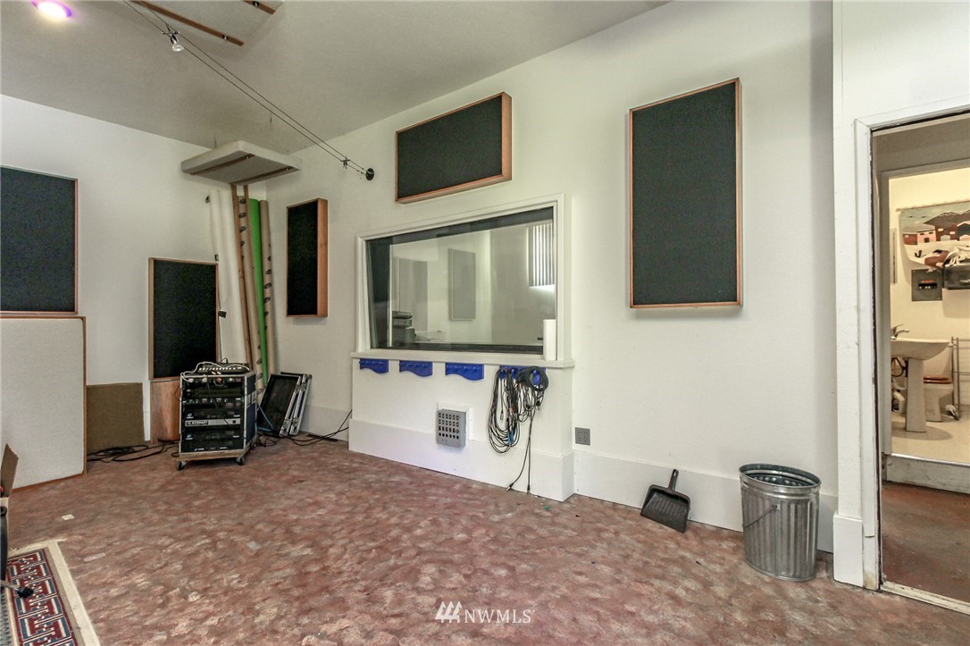 17631 Southeast 123rd Place Renton, WA 98059 - Photo 31 of 32 Gallery Image 31
