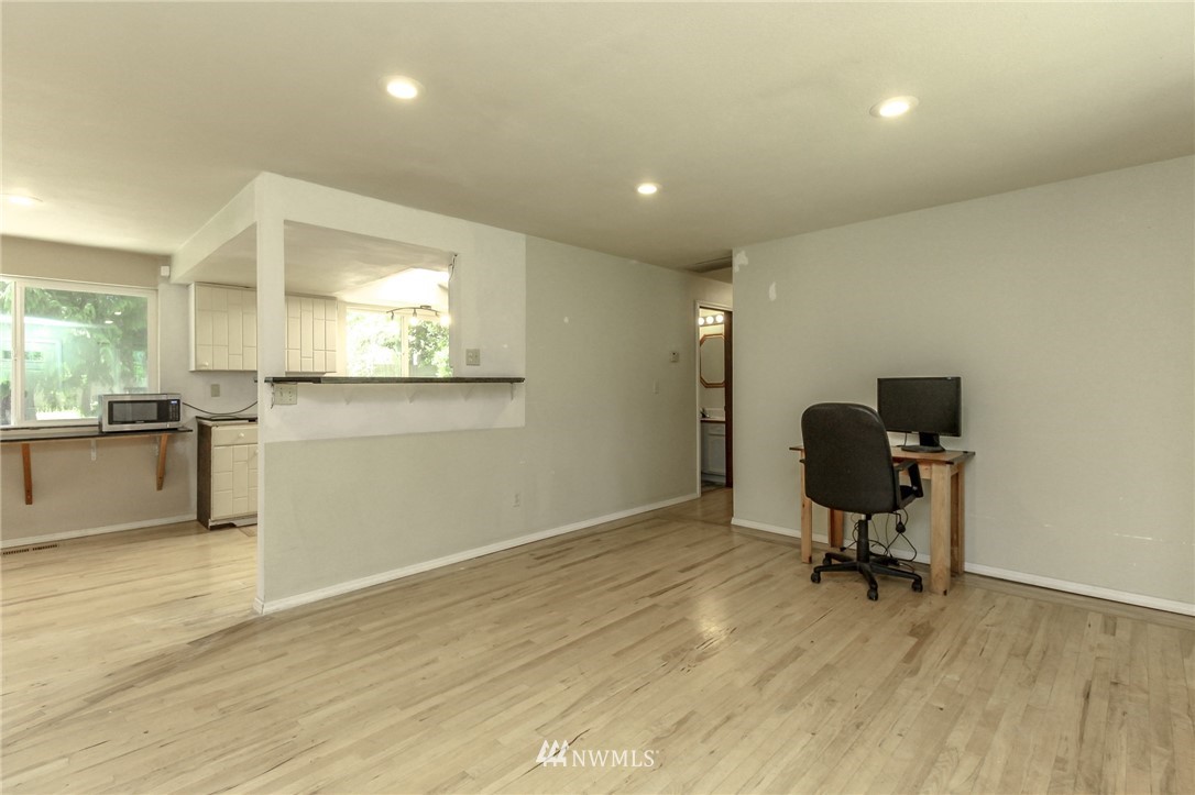 17631 Southeast 123rd Place Renton, WA 98059 - Photo 10 of 32 Gallery Image 10