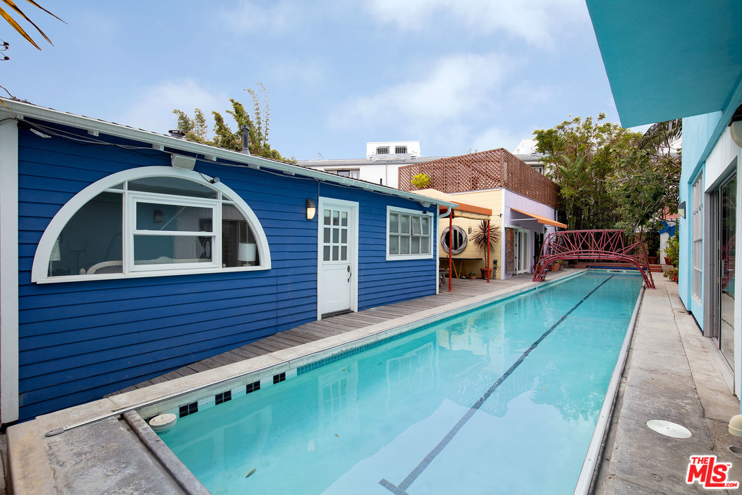 805 Hampton Drive Venice, CA 90291 - Photo 3 of 27 a front view of a house with a yard