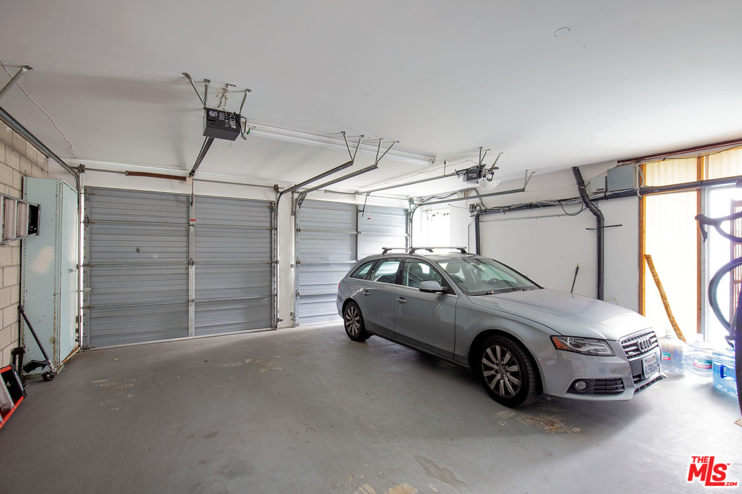 805 Hampton Drive Venice, CA 90291 - Photo 6 of 27 a car parked in garage