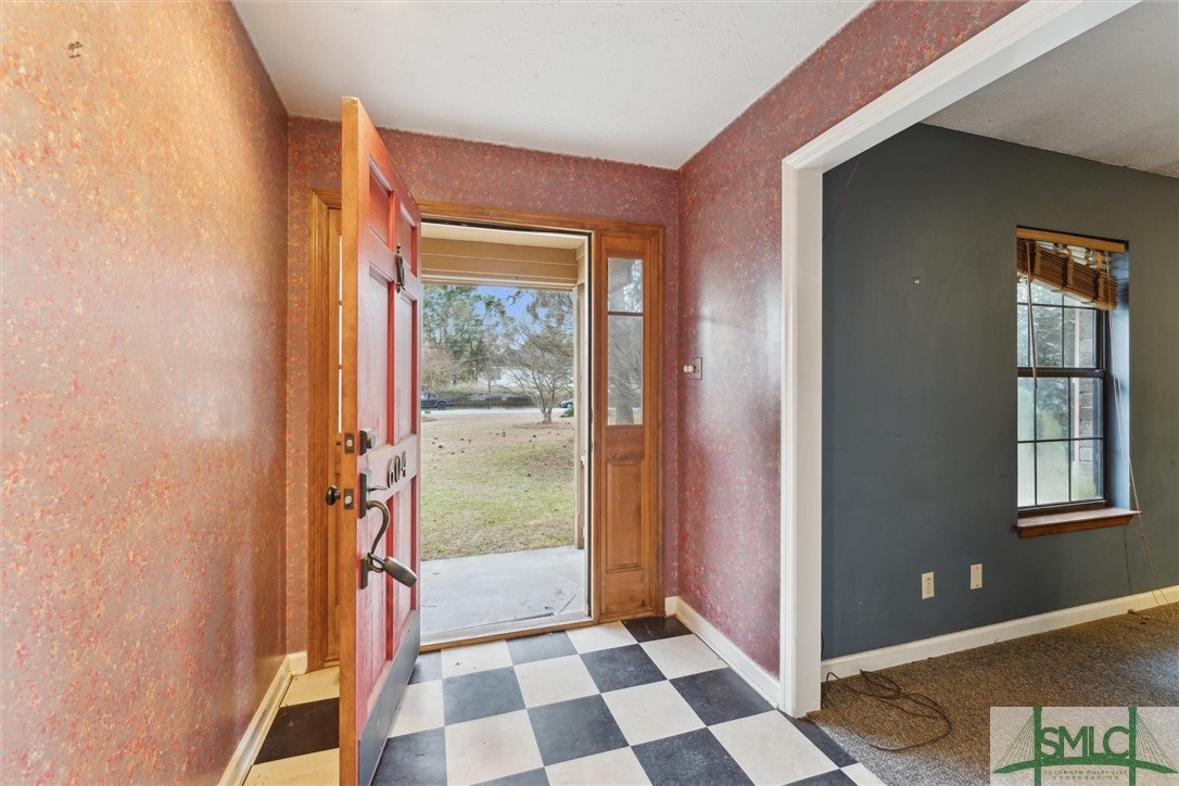 604 East 4th Street Rincon, GA 31326 - Photo 7 of 50 Foyer