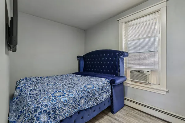 $400,000 | 956 North Trumbull Avenue, Chicago, IL 60651