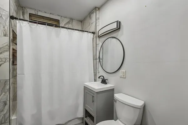 $400,000 | 956 North Trumbull Avenue, Chicago, IL 60651