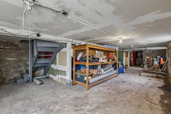 $400,000 | 956 North Trumbull Avenue, Chicago, IL 60651