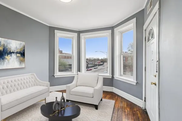 $400,000 | 956 North Trumbull Avenue, Chicago, IL 60651