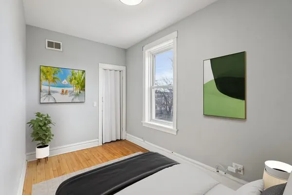 $400,000 | 956 North Trumbull Avenue, Chicago, IL 60651