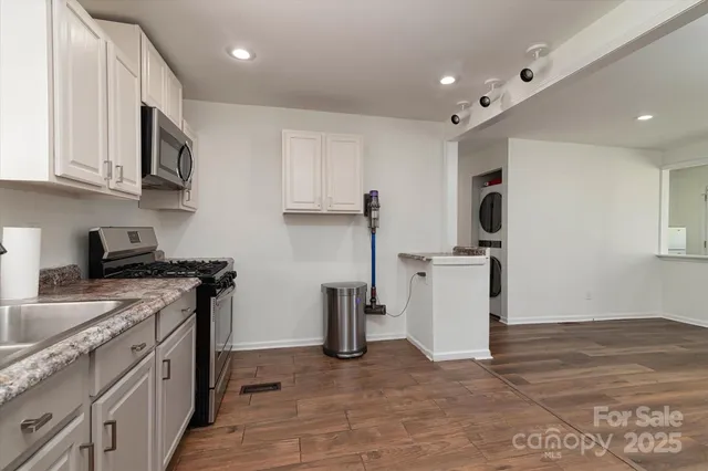 $235,000 | 408 East Catawba Avenue, Mount Holly, NC 28120