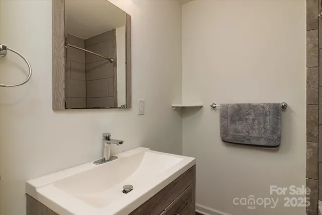 $235,000 | 408 East Catawba Avenue, Mount Holly, NC 28120