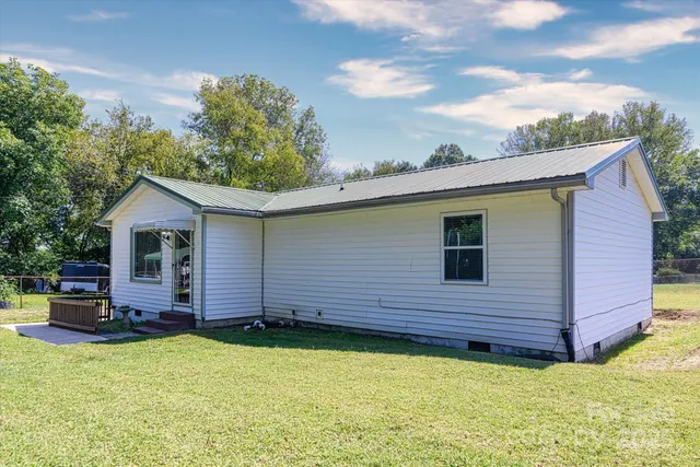 $235,000 | 408 East Catawba Avenue, Mount Holly, NC 28120