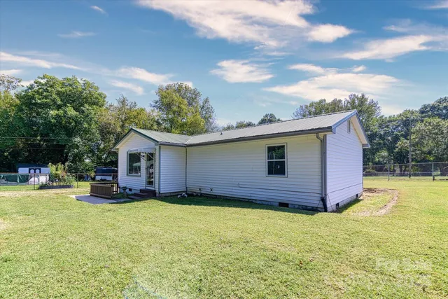 $235,000 | 408 East Catawba Avenue, Mount Holly, NC 28120