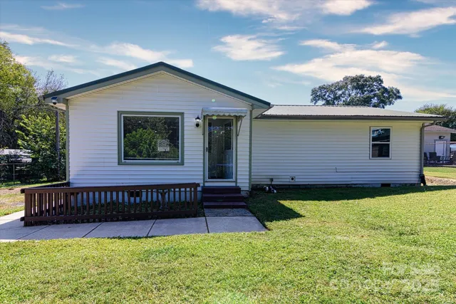 $235,000 | 408 East Catawba Avenue, Mount Holly, NC 28120