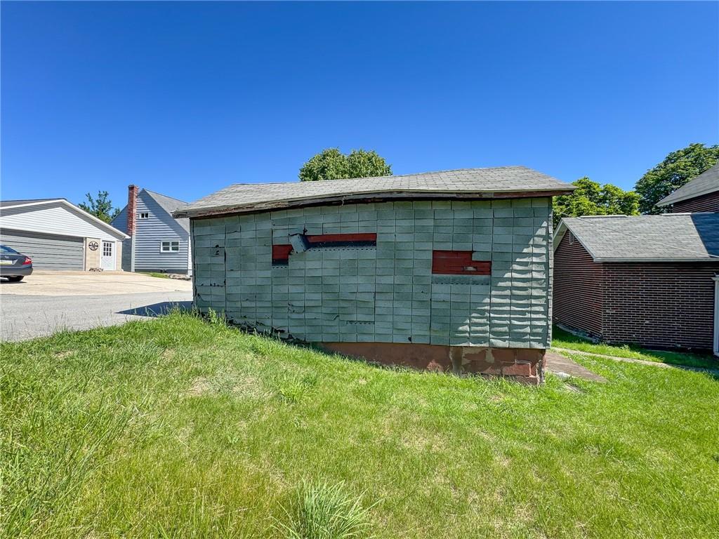 605 Maple Street Merrittstown, PA 15463 - Photo 7 of 21