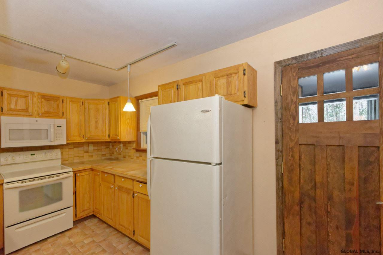 1175 Gordon Road Rotterdam, NY 12306 - Photo 3 of 49 Photo 3