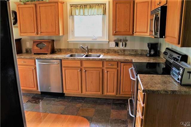 9758 Jacktown Road Bangor, PA 18013 - Photo 6 of 27 Gallery Image 6
