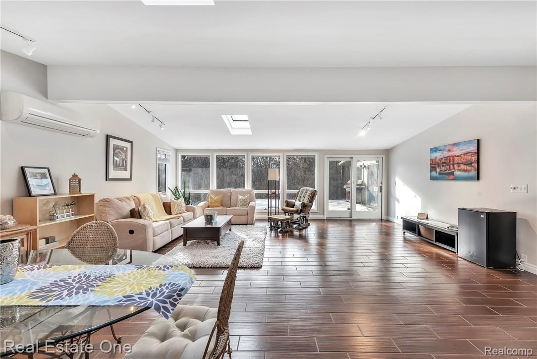 4879 Quarton Road Bloomfield Hills, MI 48301 - Photo 7 of 59 4879-Quarton-Rd-Bloomfield-Hills-MI-48301-windowstill-9.jpg