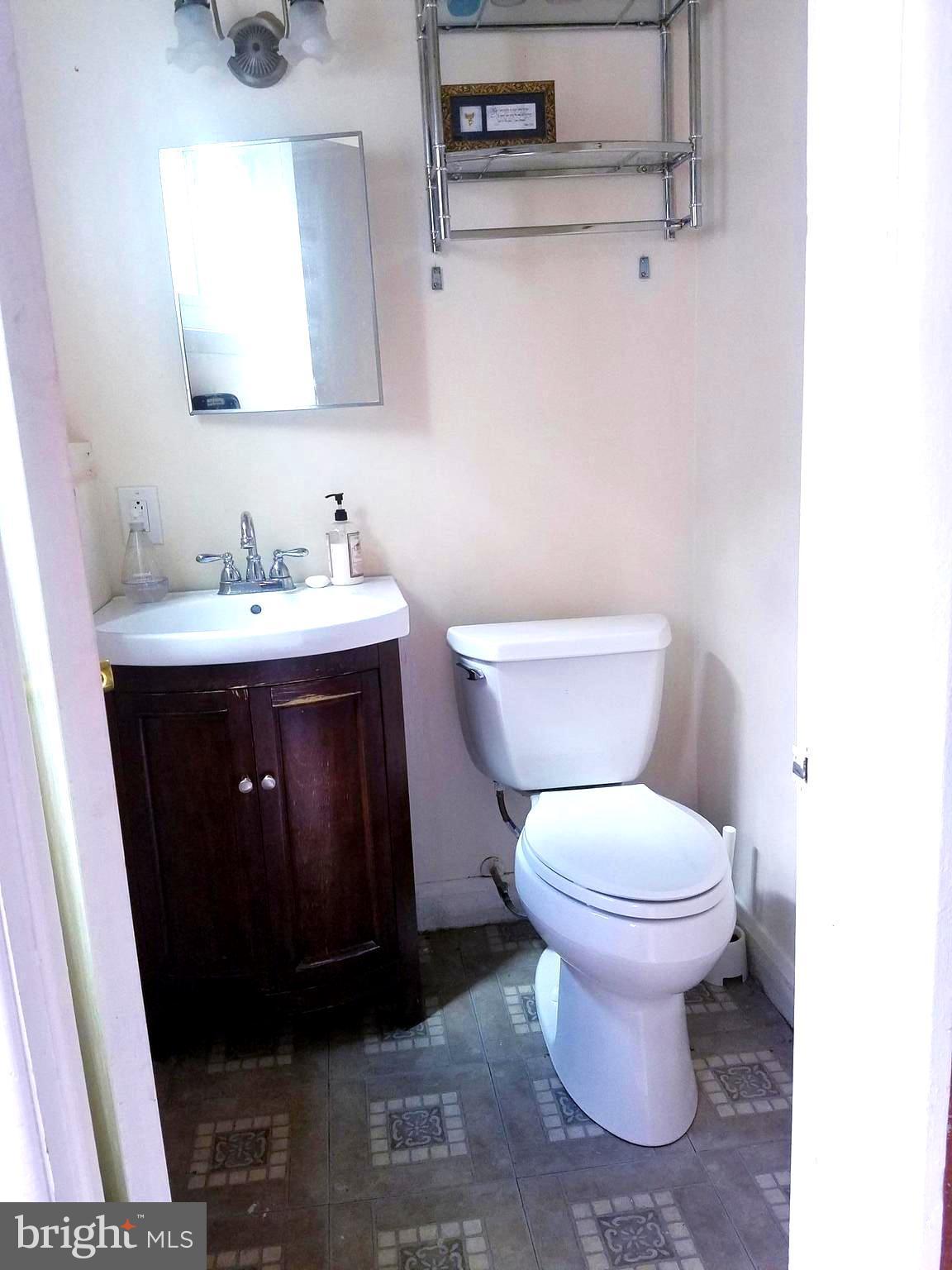 3424 Upton Road Baltimore, MD 21234 - Photo 14 of 20 Bath