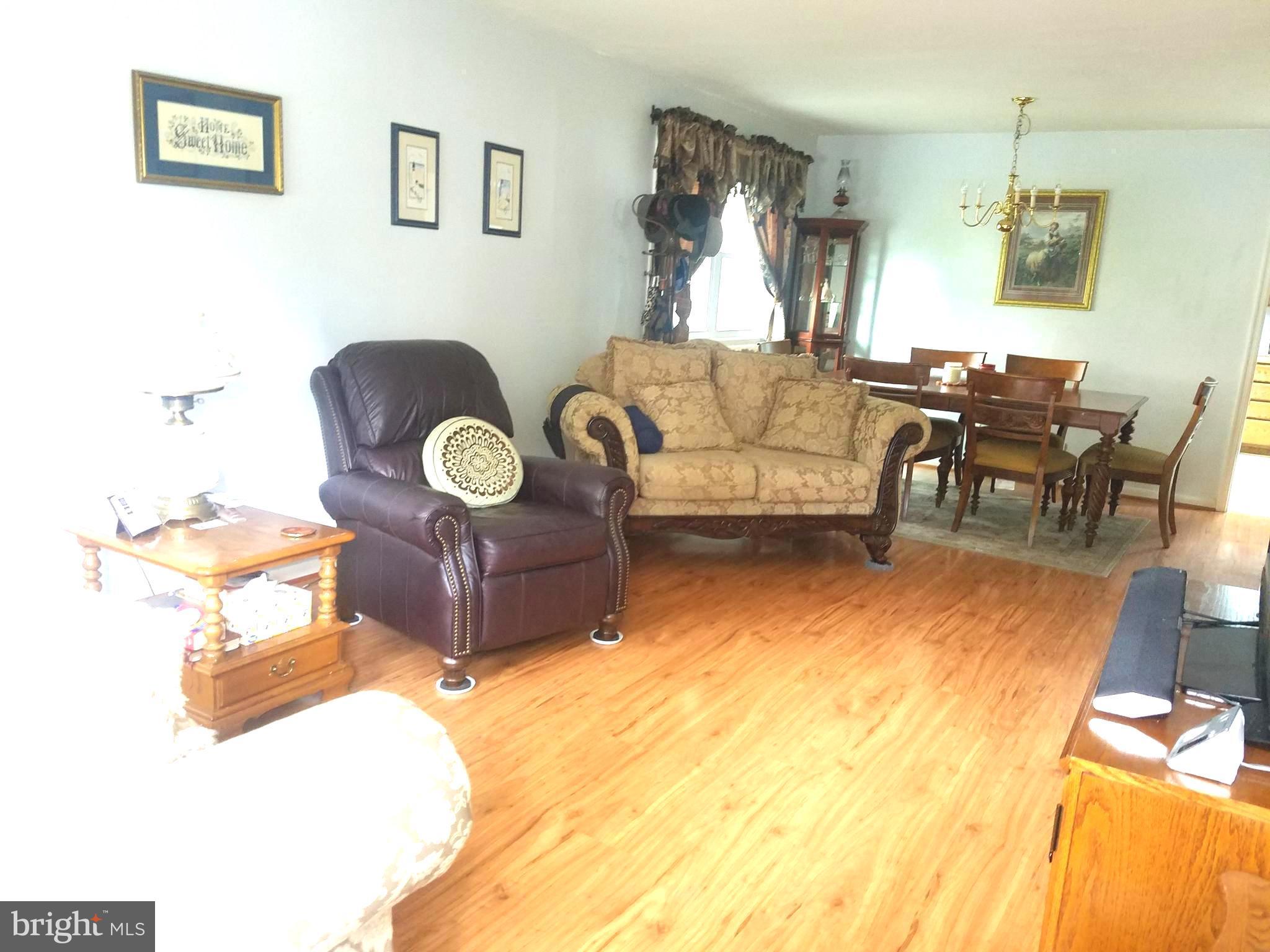 3424 Upton Road Baltimore, MD 21234 - Photo 4 of 20 Living Room