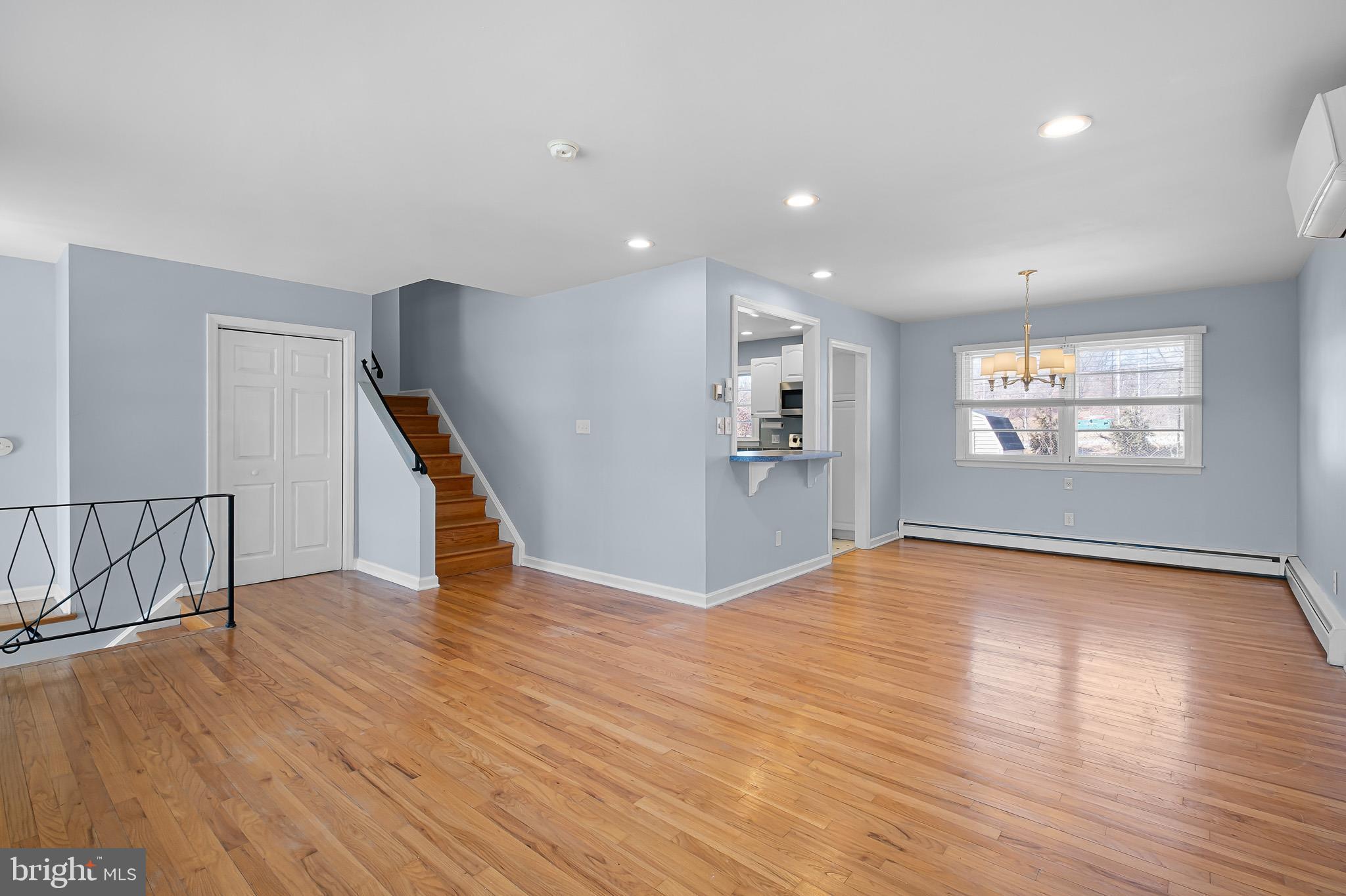 2738 Barnsley Road Wilmington, DE 19808 - Photo 3 of 25 Living Room