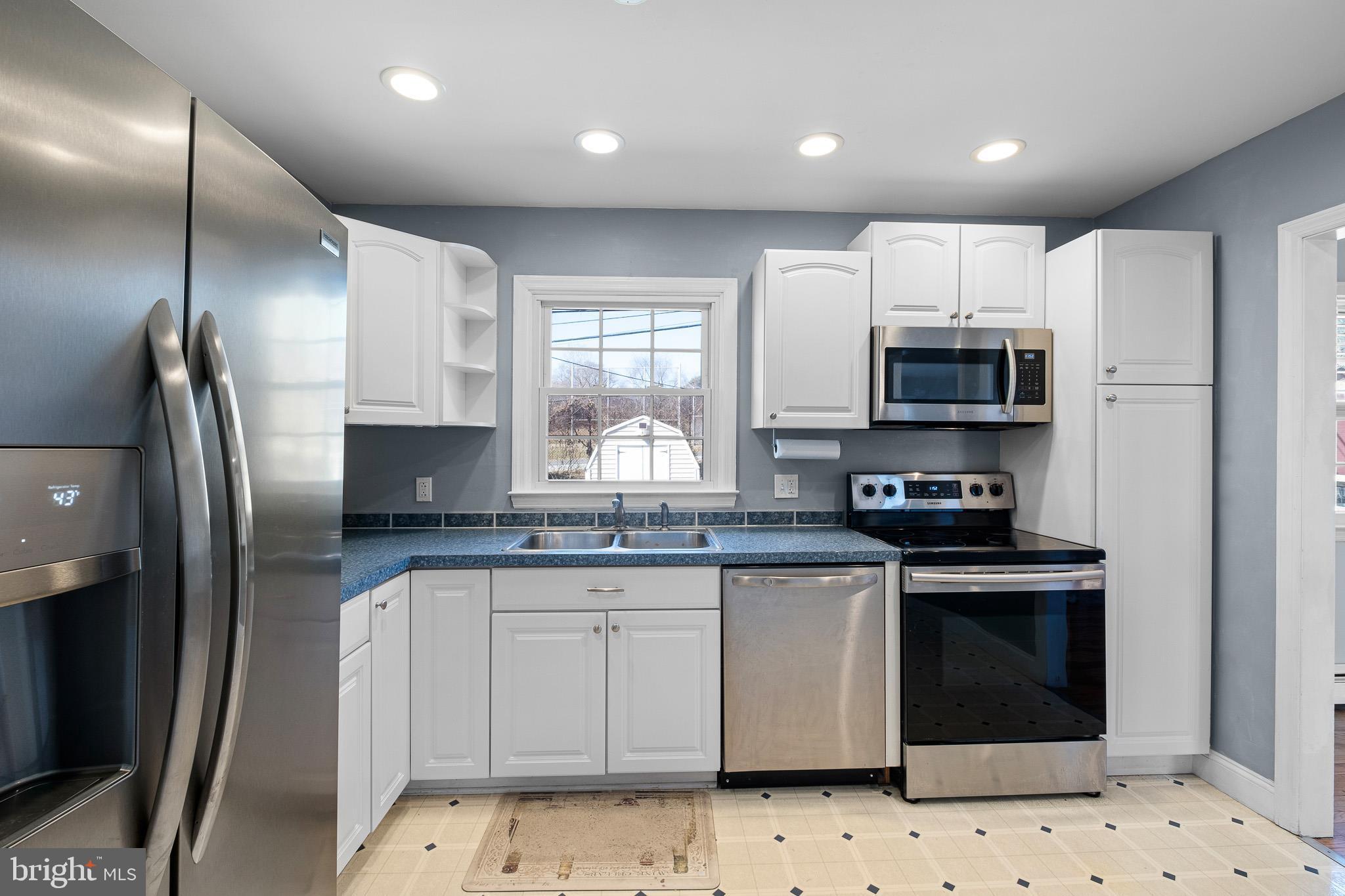 2738 Barnsley Road Wilmington, DE 19808 - Photo 9 of 25 Kitchen