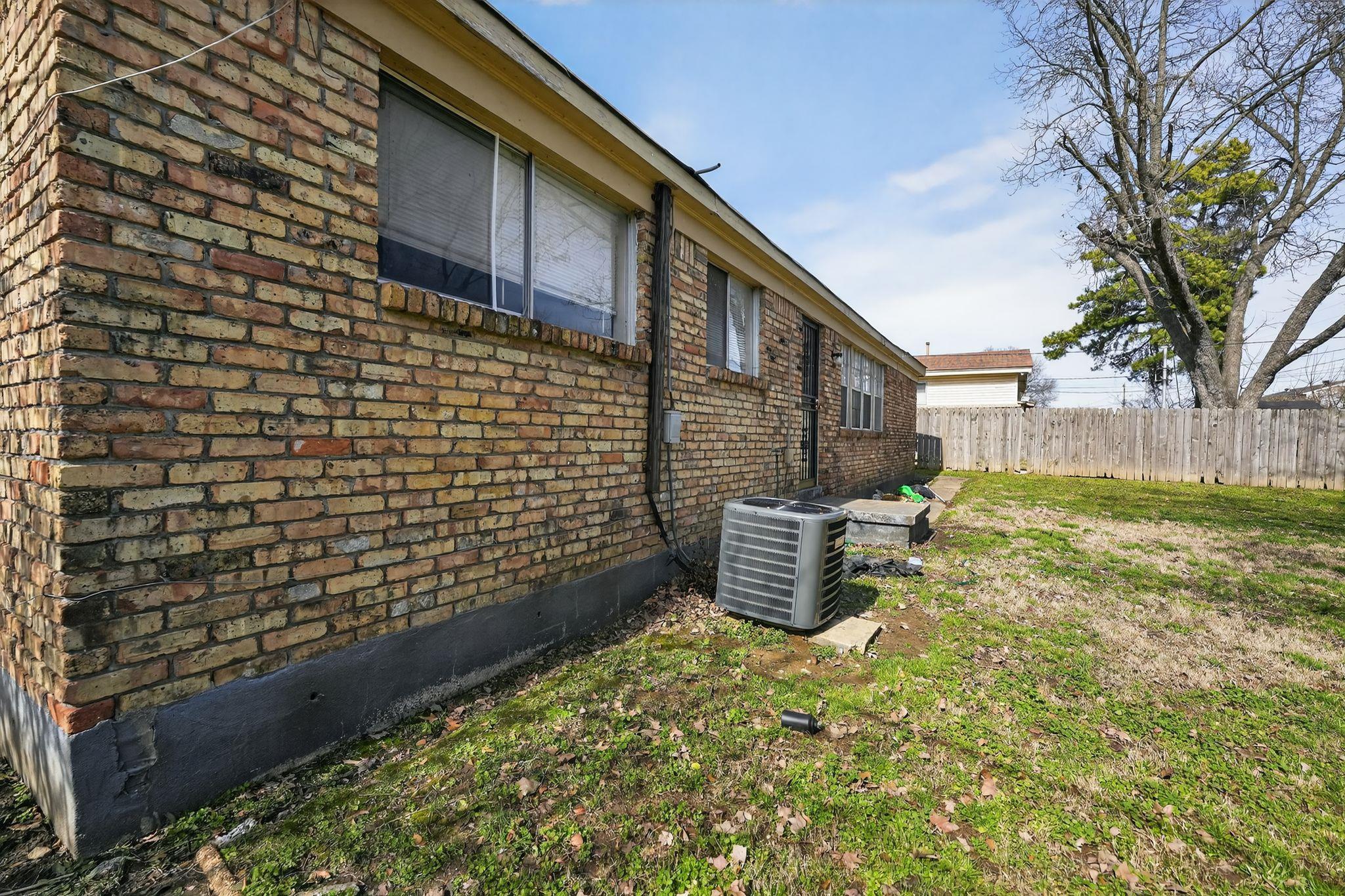 3470 Neely Road Memphis, TN 38109 - Photo 4 of 34