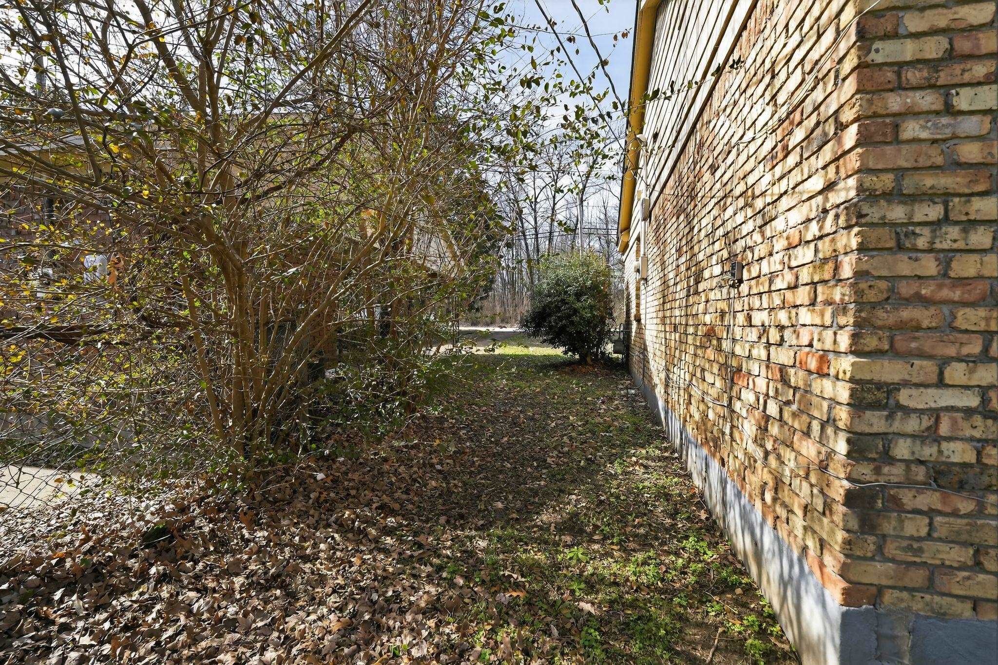 3470 Neely Road Memphis, TN 38109 - Photo 5 of 34