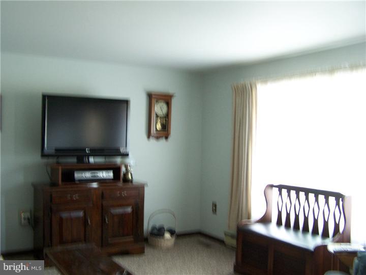 1228 Red Hill Road Pennsburg, PA 18073 - Photo 9 of 24 Gallery Image 9