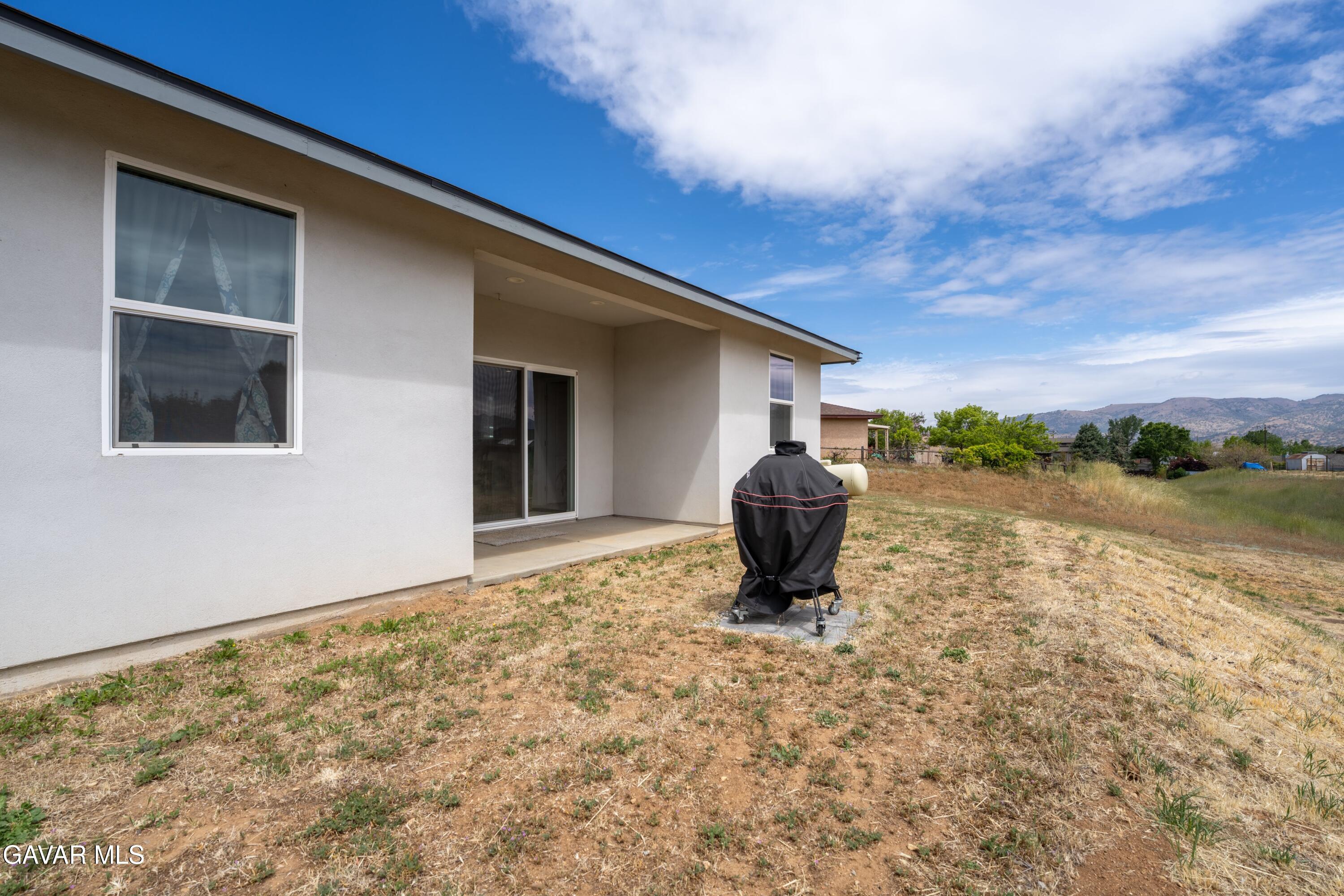 21750 Ripple Lane Tehachapi, CA 93561 - Photo 17 of 26 23-JYP02928-HDR