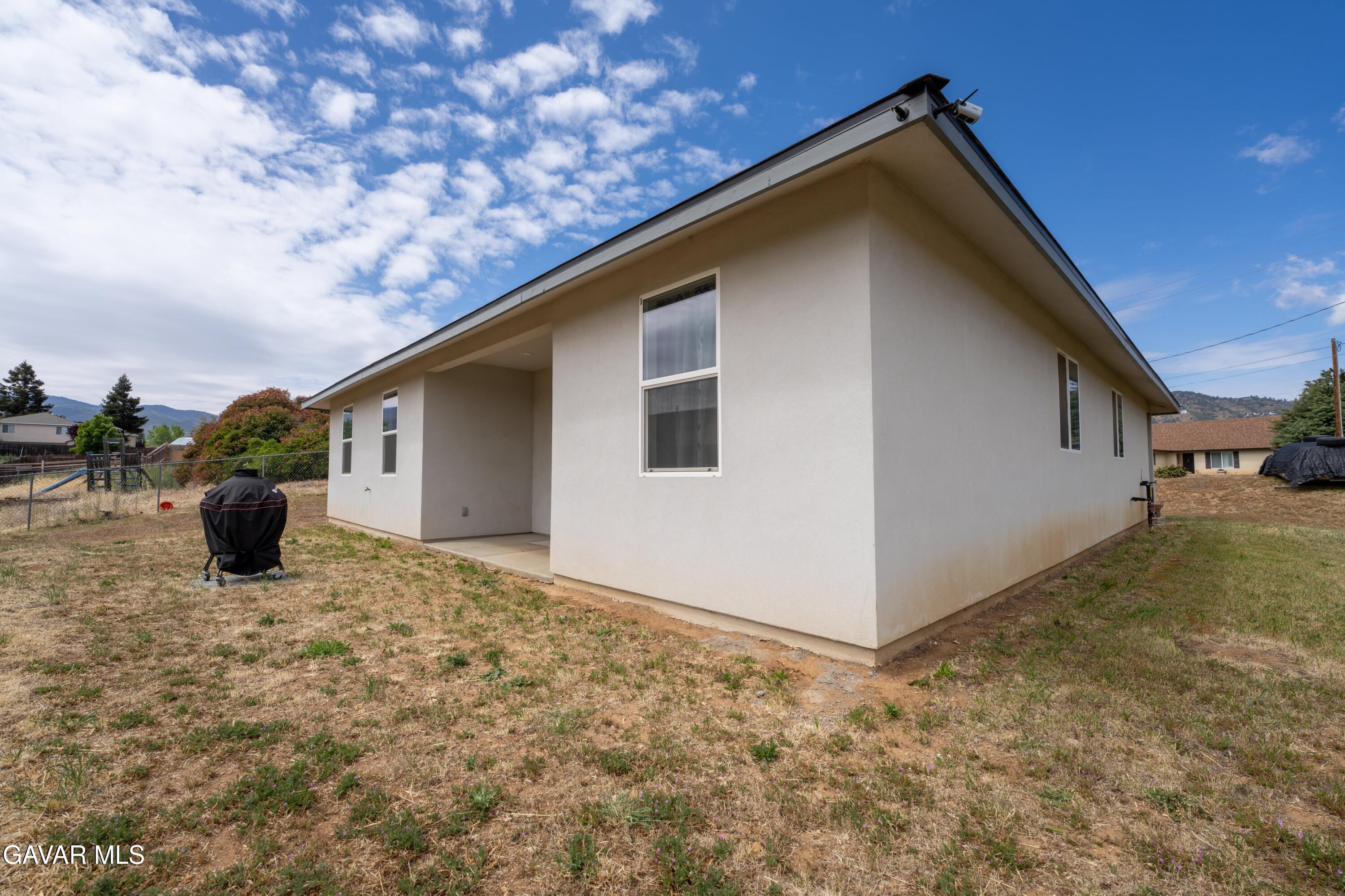 21750 Ripple Lane Tehachapi, CA 93561 - Photo 18 of 26 22-JYP02925-HDR