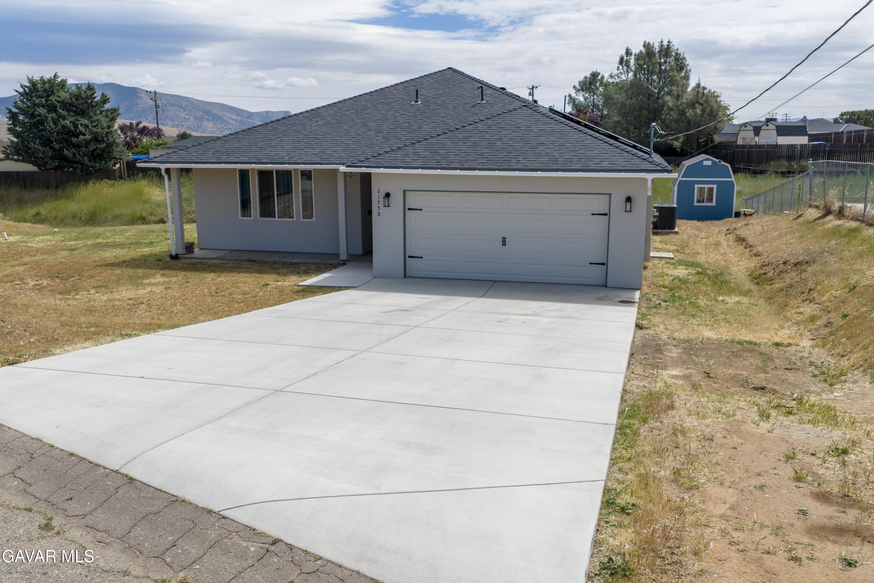 21750 Ripple Lane Tehachapi, CA 93561 - Photo 3 of 26 02-DJI_20260425112540_0001_D-HDR