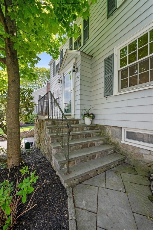 77 Shelton Road Swampscott, MA 01907 - Photo 4 of 40