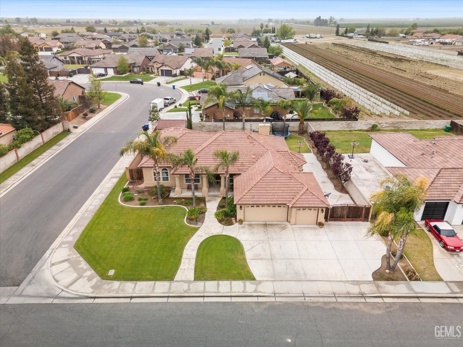 Undisclosed Address Shafter, CA 93263 - Photo 6 of 53