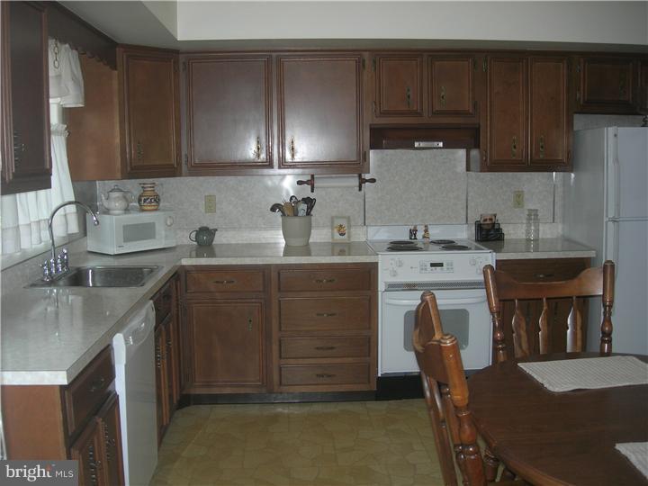 1214 Edgewood Road Havertown, PA 19083 - Photo 6 of 12 Kitchen