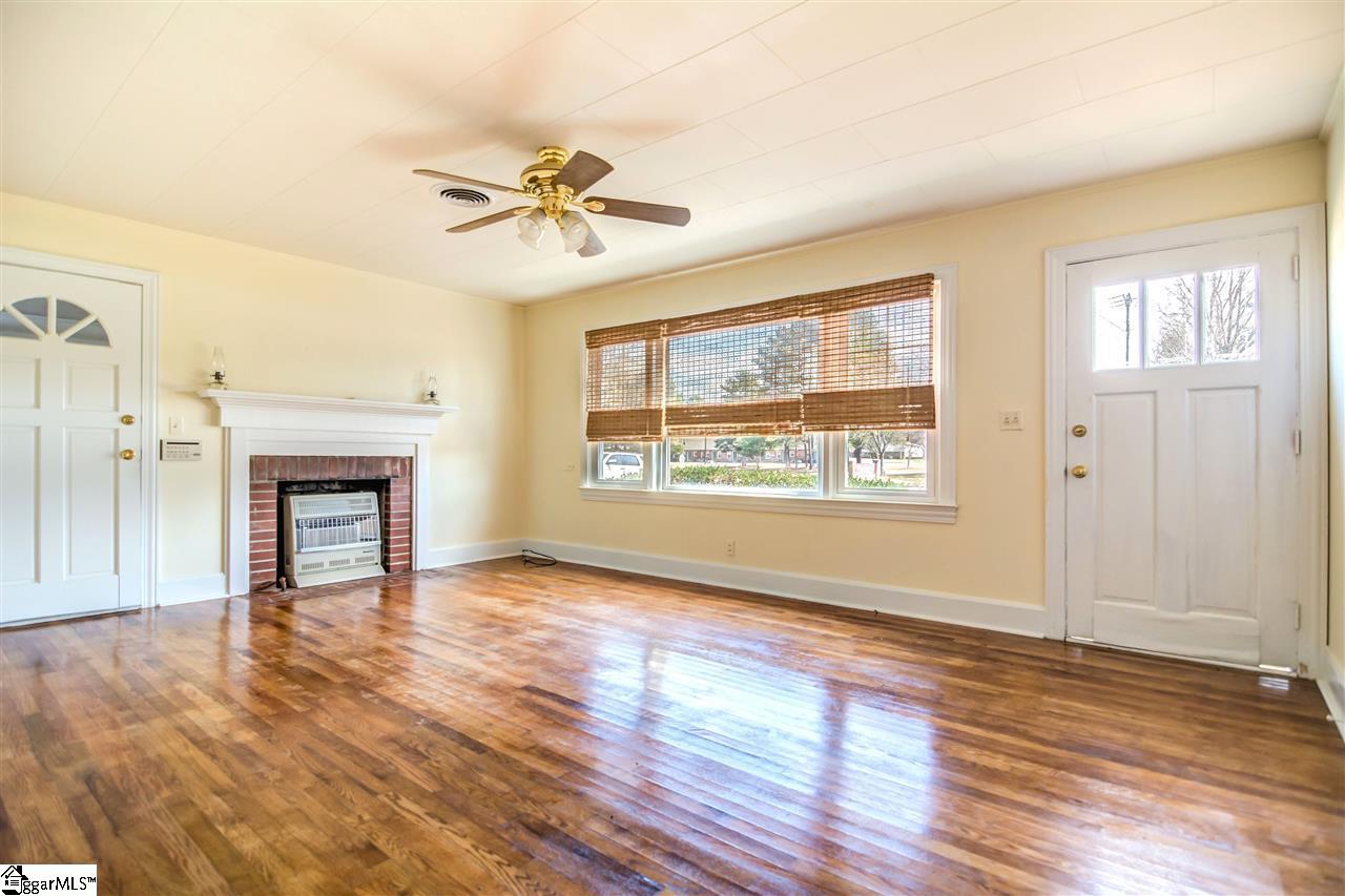 1428 Highway 72 Clinton, SC 29325 - Photo 2 of 25 Gallery Image 2