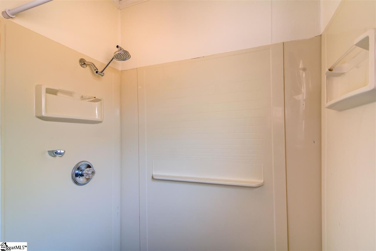 1428 Highway 72 Clinton, SC 29325 - Photo 15 of 25 Gallery Image 15