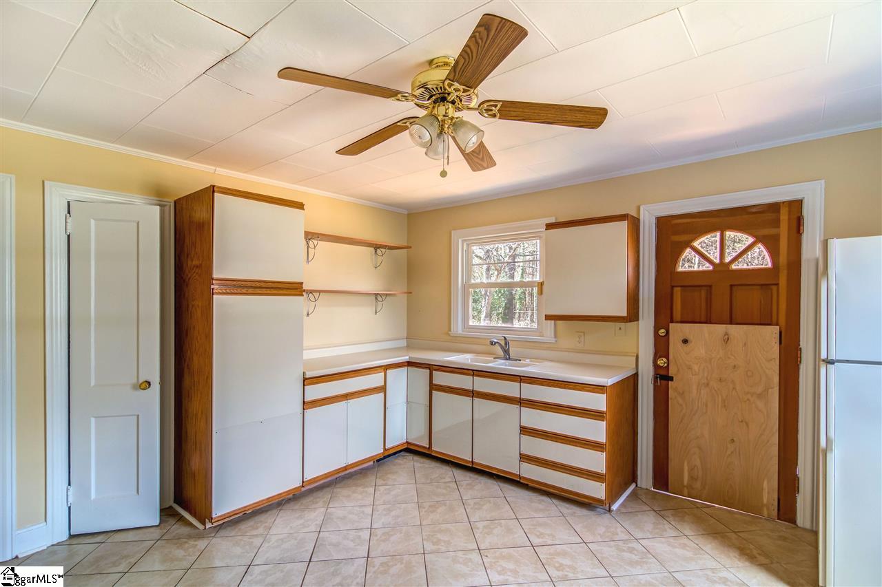 1428 Highway 72 Clinton, SC 29325 - Photo 10 of 25 Gallery Image 10