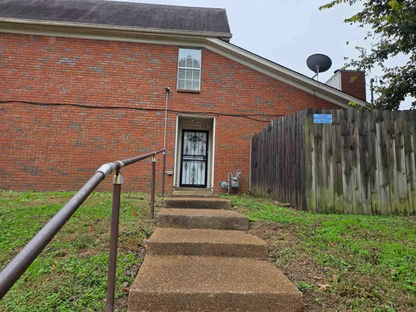 $1,450 | 3945 Oak Branch Circle East, Memphis, TN 38135