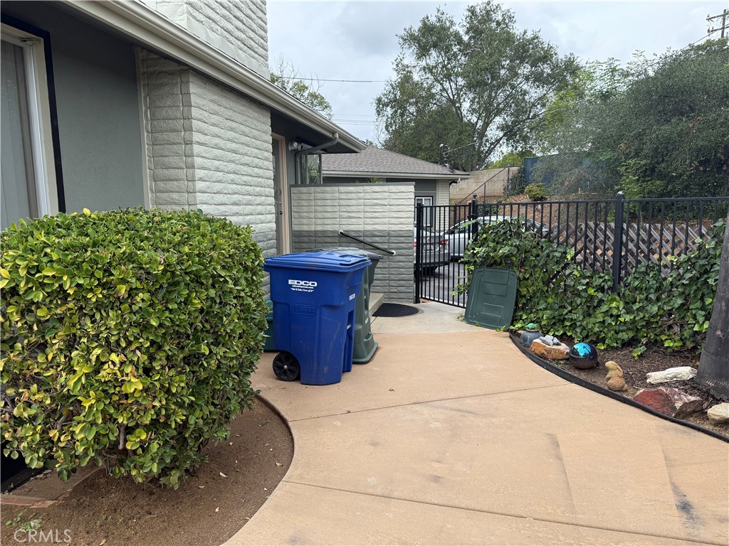 130 Orvil Way Fallbrook, CA 92028 - Photo 13 of 75