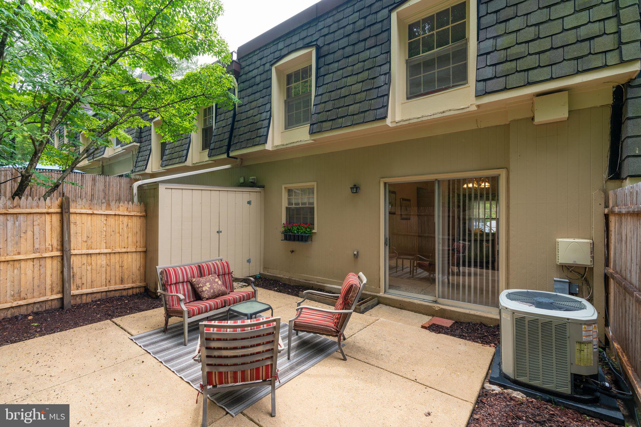 5931 Minutemen Road, Unit 251 Springfield, VA 22152 - Photo 22 of 33 Back Patio